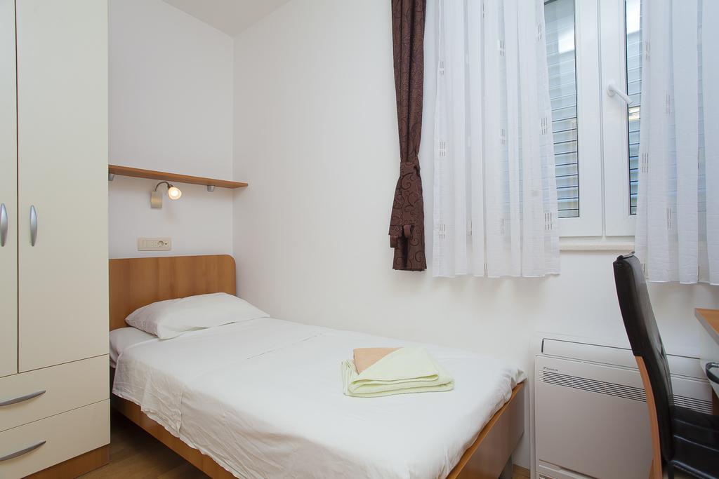 Apartments Villa Maris Lumbarda Kamer foto
