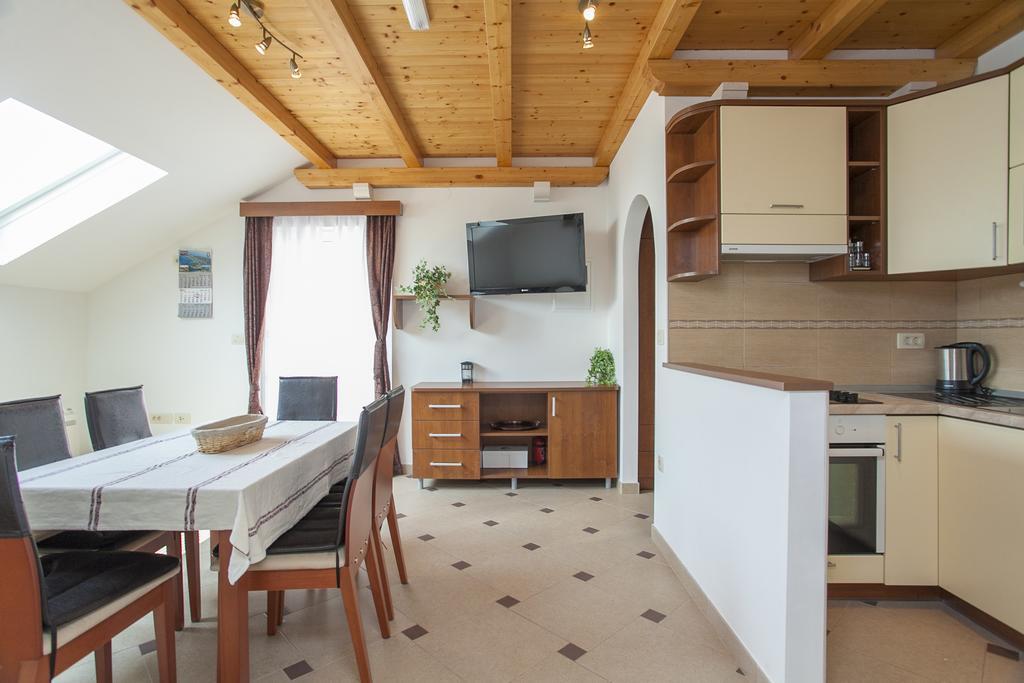 Apartments Villa Maris Lumbarda Kamer foto